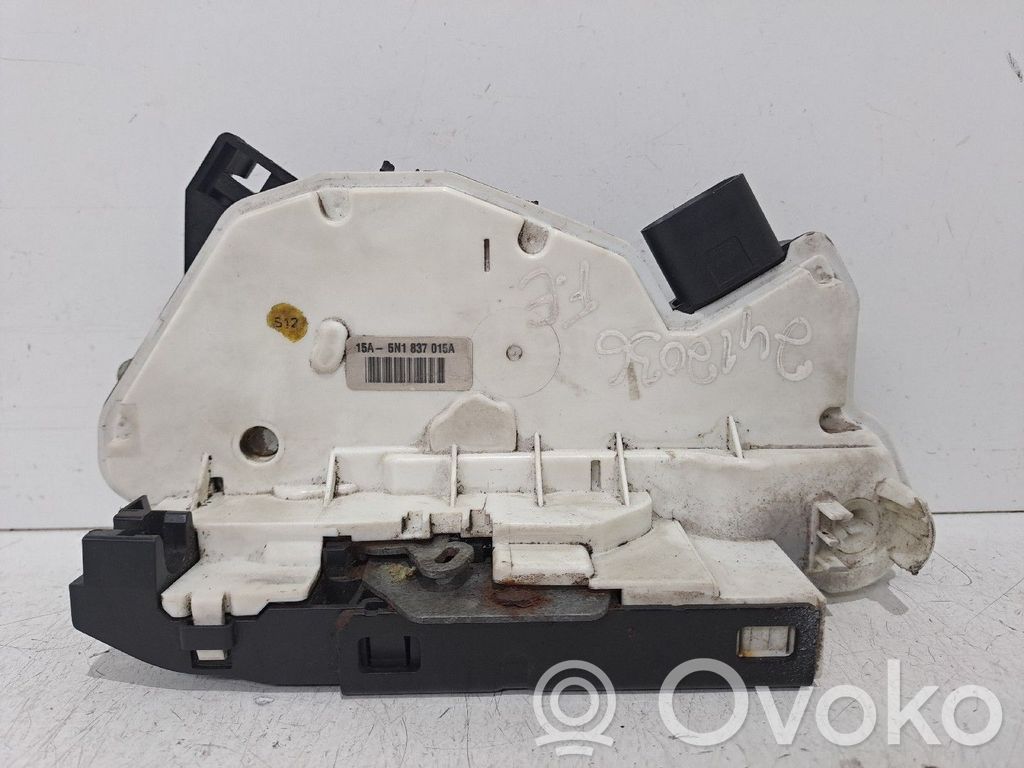 Etuoven lukko   5N1837015A
