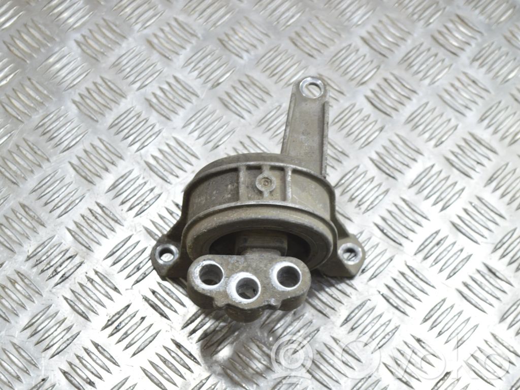 Engine mount bracket   24427298,15430465
