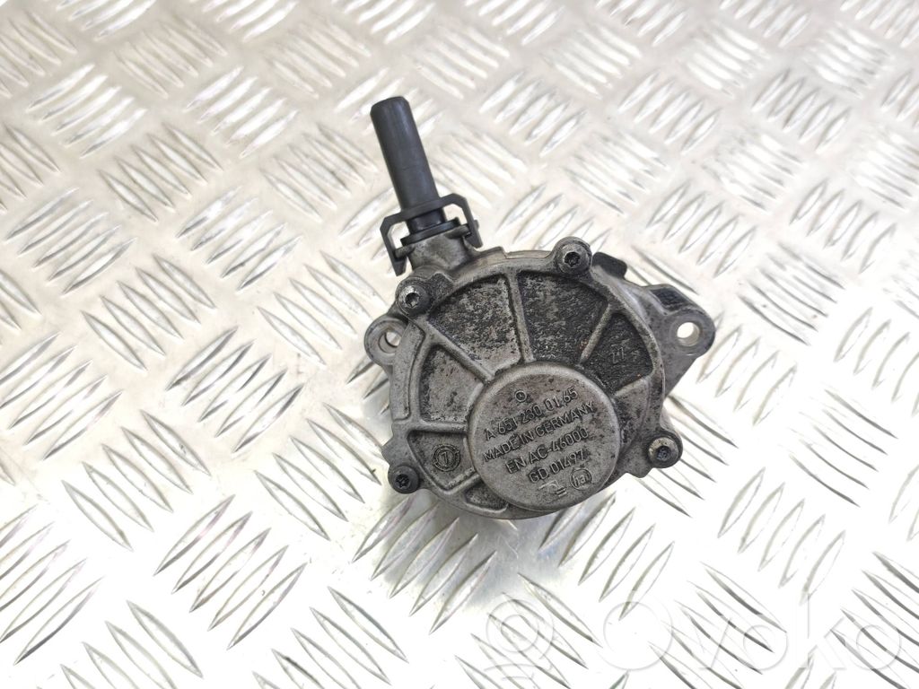 Mercedes-Benz C W204 Vacuum pump 