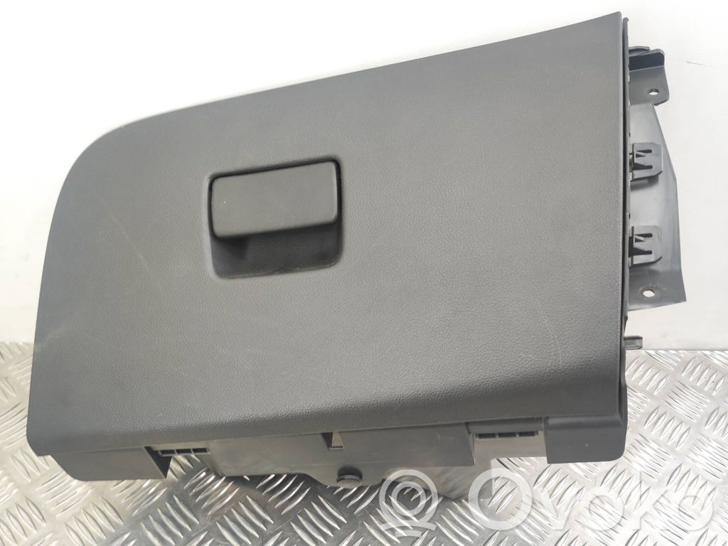 Opel Astra K Glove box 