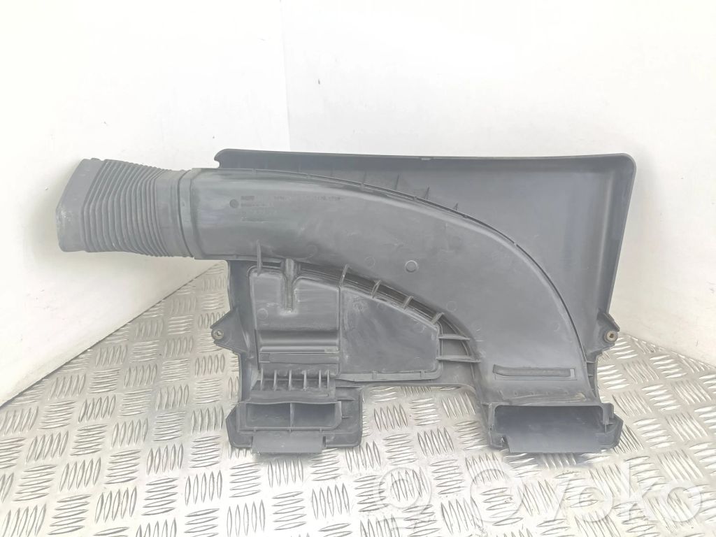 BMW 1 E81 E87 Air intake duct part 