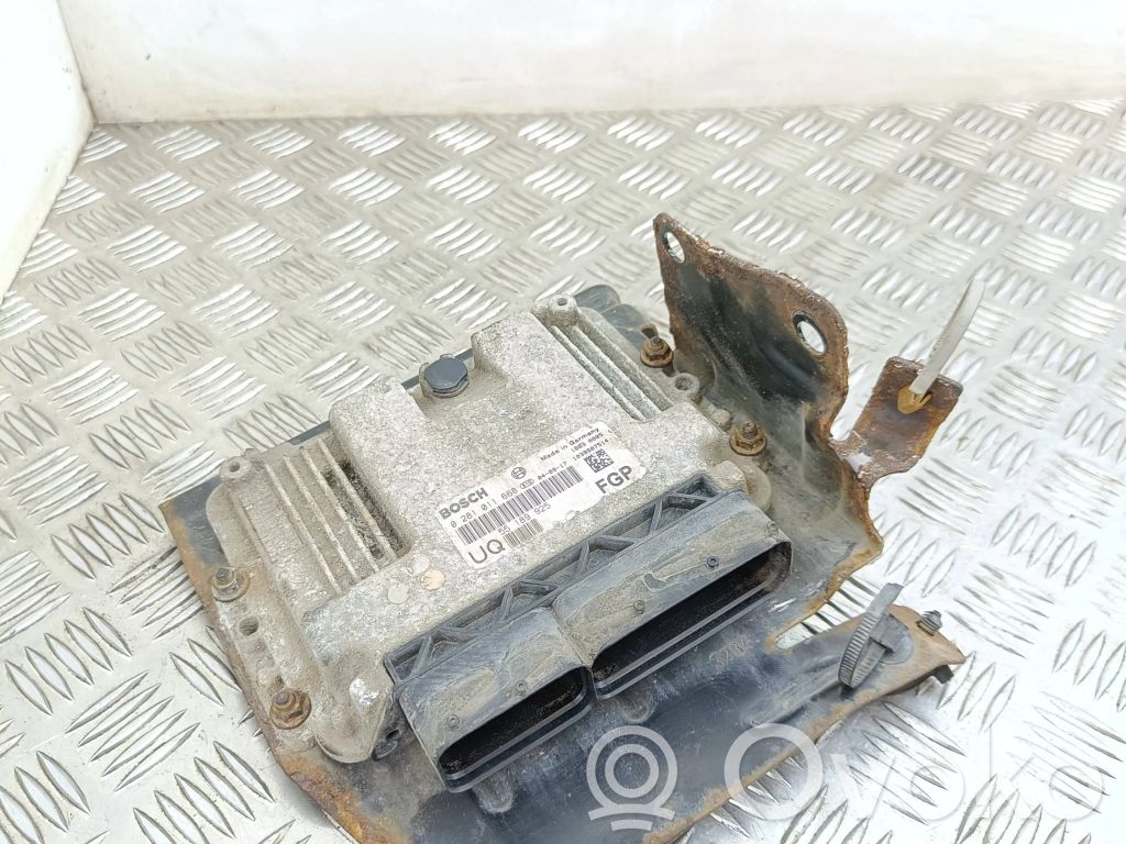 Opel Astra H Engine control unit/module 