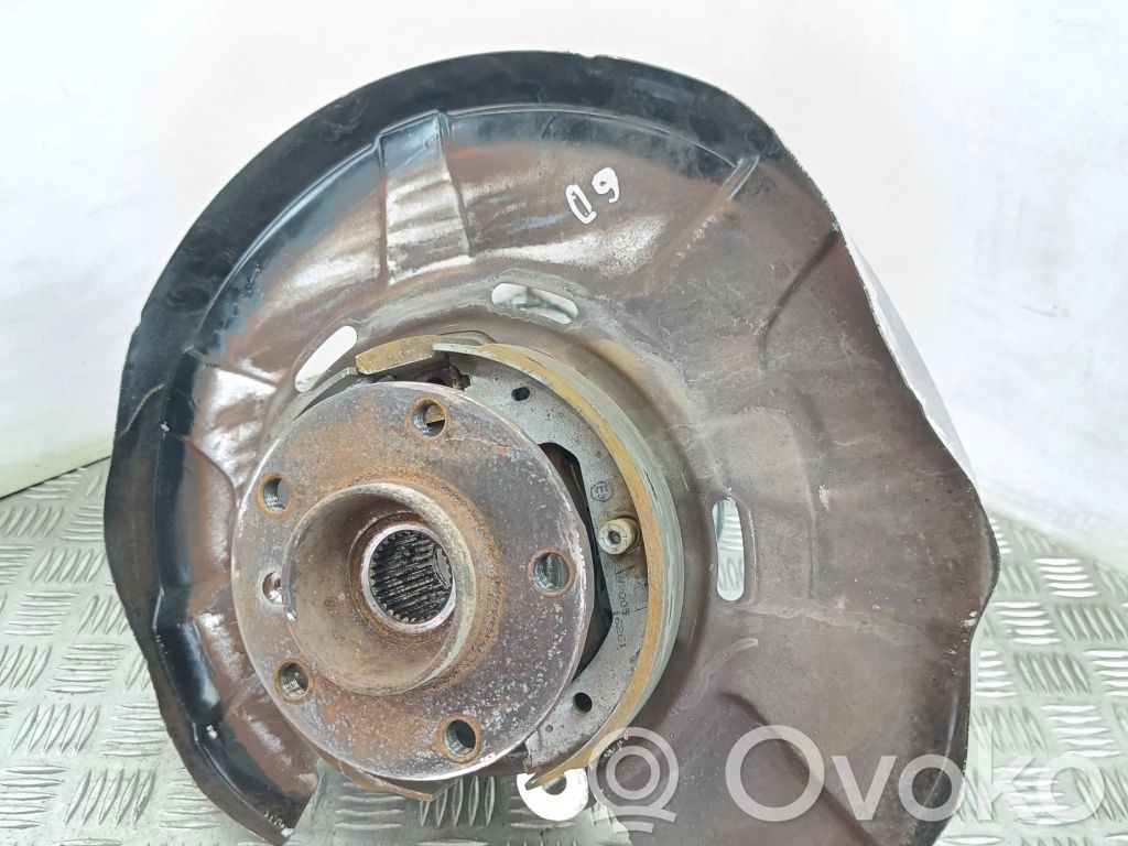 BMW 7 F01 F02 F03 F04 Taka-akselin pyöräntuenta 