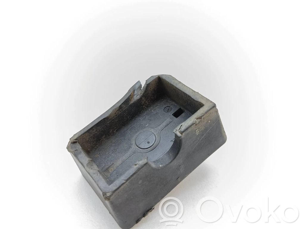 Opel Vectra C Jacking socket point 