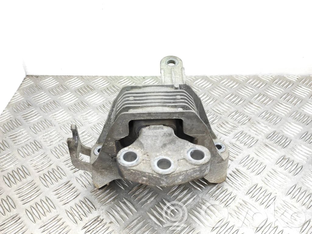 Opel Astra J Engine mount bracket 