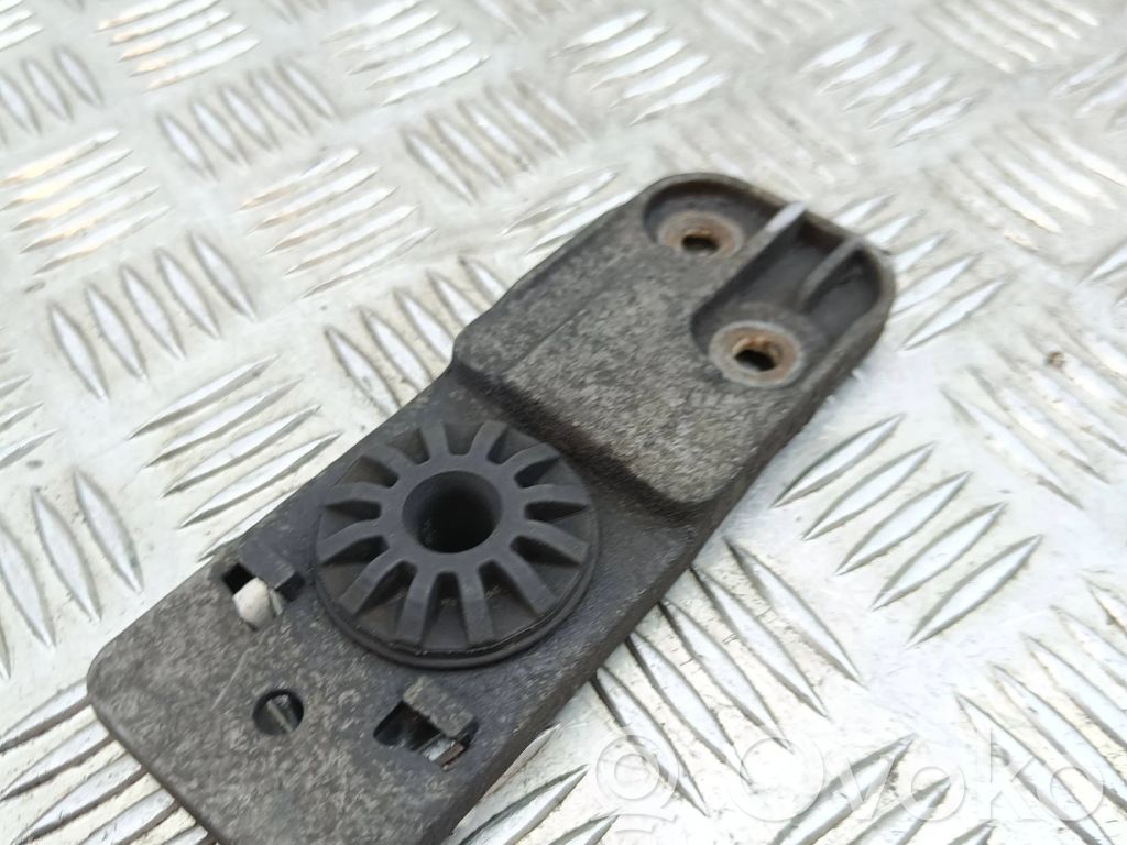 Opel Zafira C Radiator support slam panel bracket 