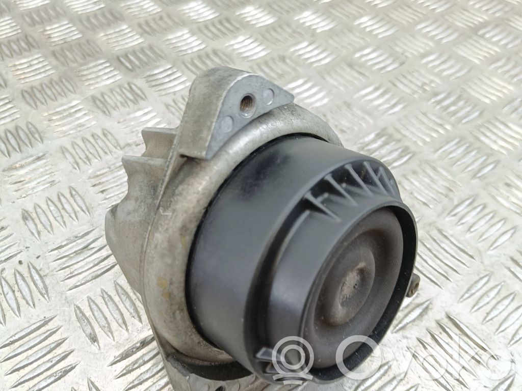 BMW 7 F01 F02 F03 F04 Engine mount bracket 