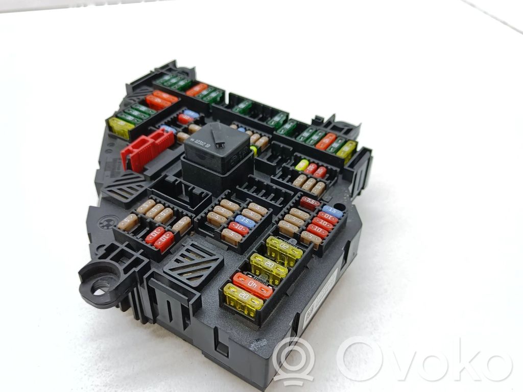 BMW 7 F01 F02 F03 F04 Saugiklių blokas 