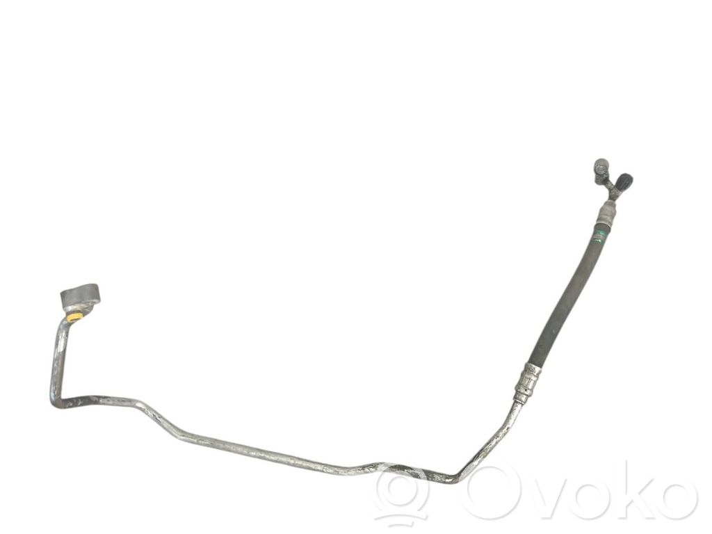 BMW 3 E46 Ilmastointilaitteen putki (A/C) 