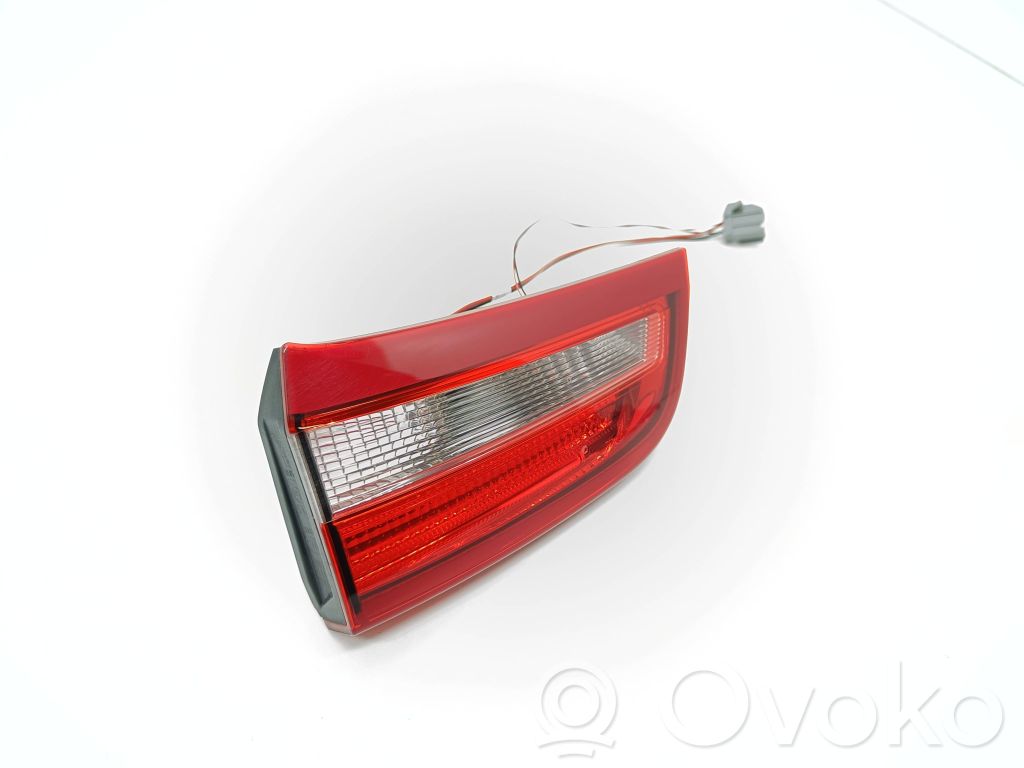 Volvo S60 Lampy tylnej klapy bagażnika 