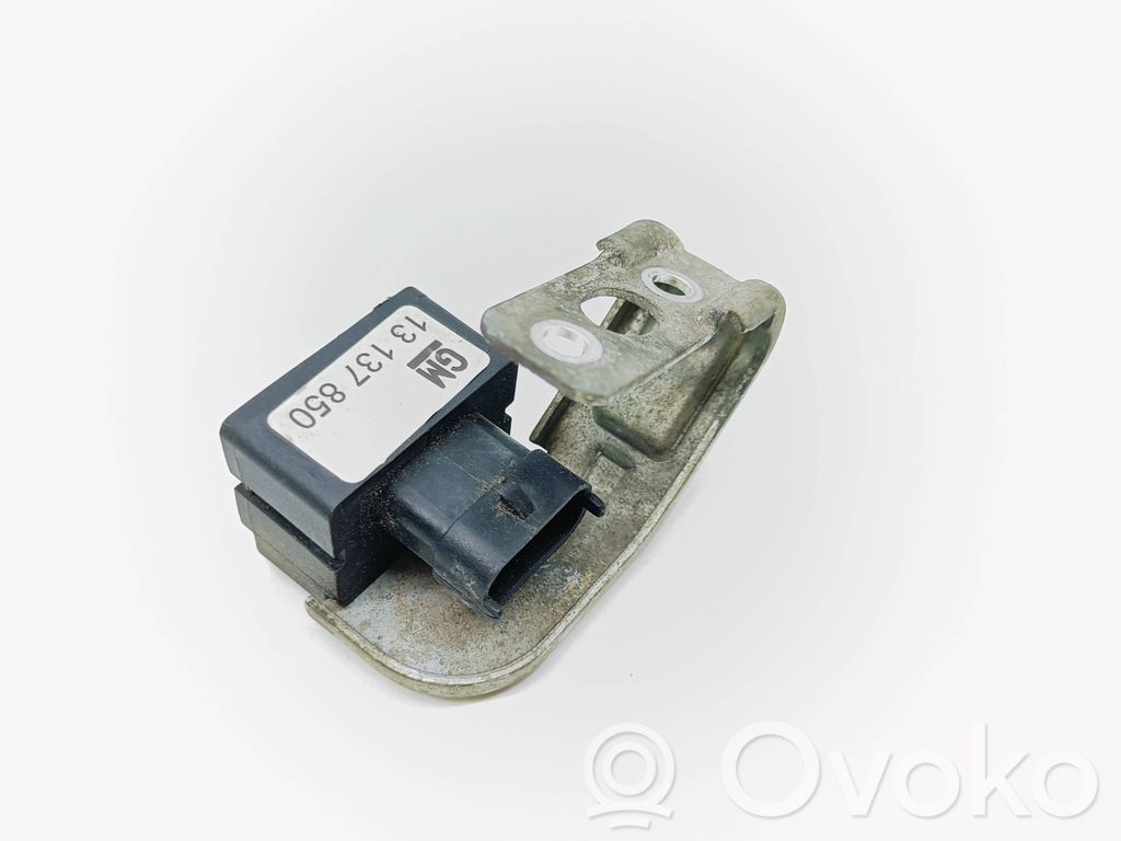 Opel Zafira B Sensor 