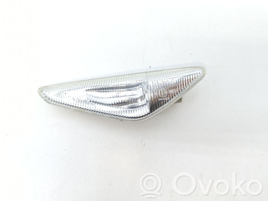 BMW X5 E70 Front fender indicator light 