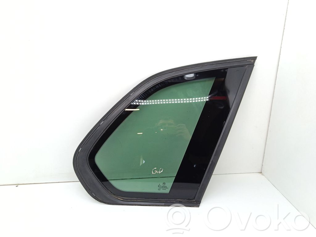 Rear side window   7207884,1400813993