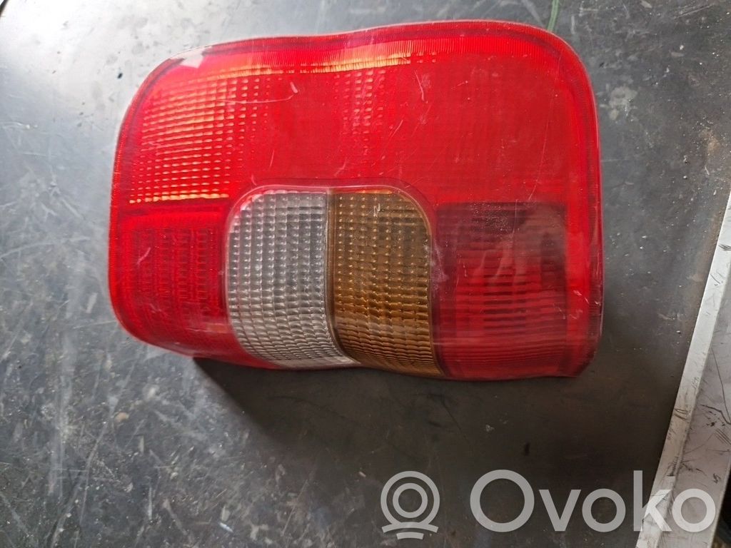 Opel Combo B Galinis žibintas dangtyje 