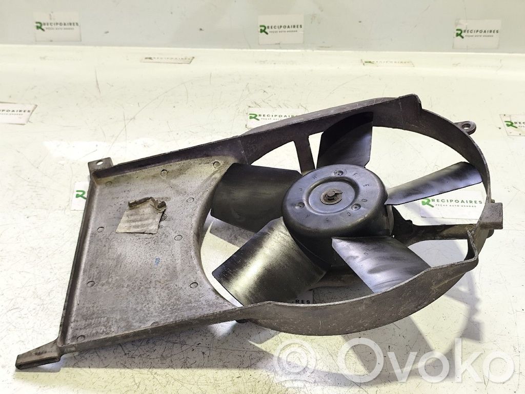 Opel Corsa B Elektryczny wentylator chłodnicy 
