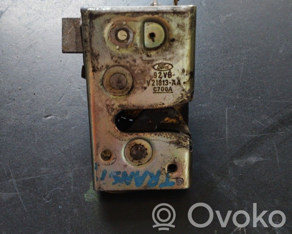 Priekšpusē slēdzene   92VBV21813AA,92VBV21813AA