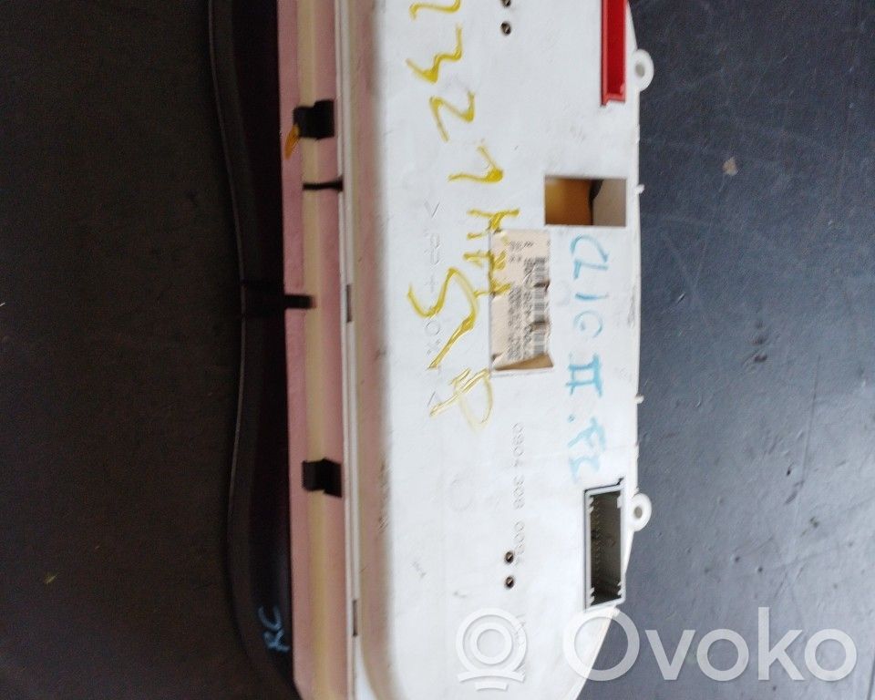 Renault Clio II Geschwindigkeitsmesser Cockpit 