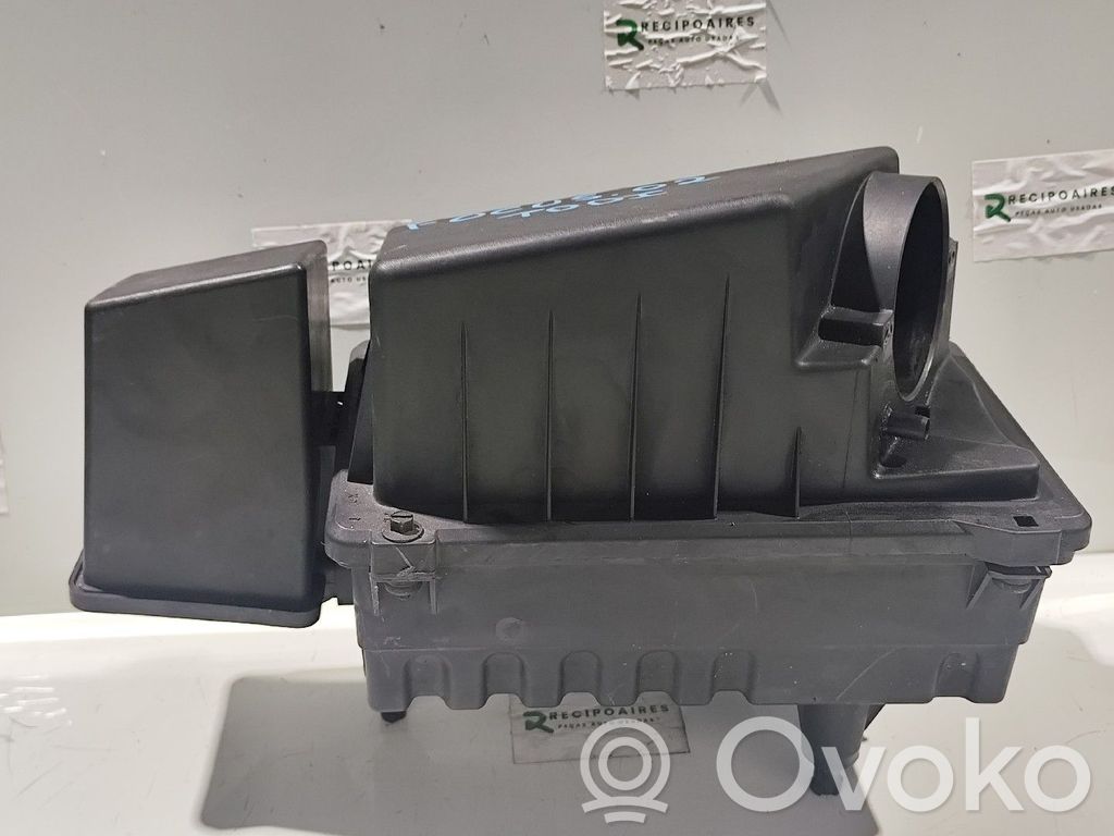 Ford Focus Air filter box 