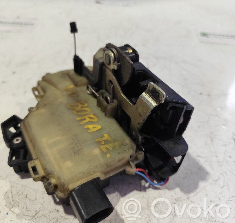 Volkswagen Bora Zamek drzwi tylnych 