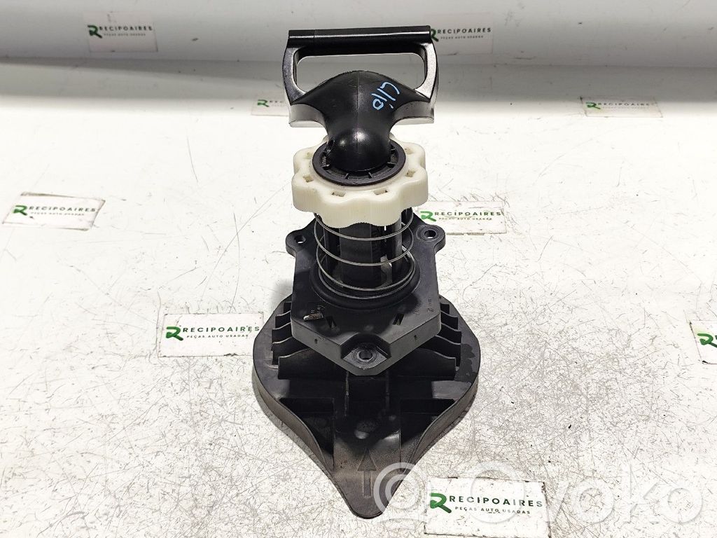 Renault Clio III Support roue de secours 