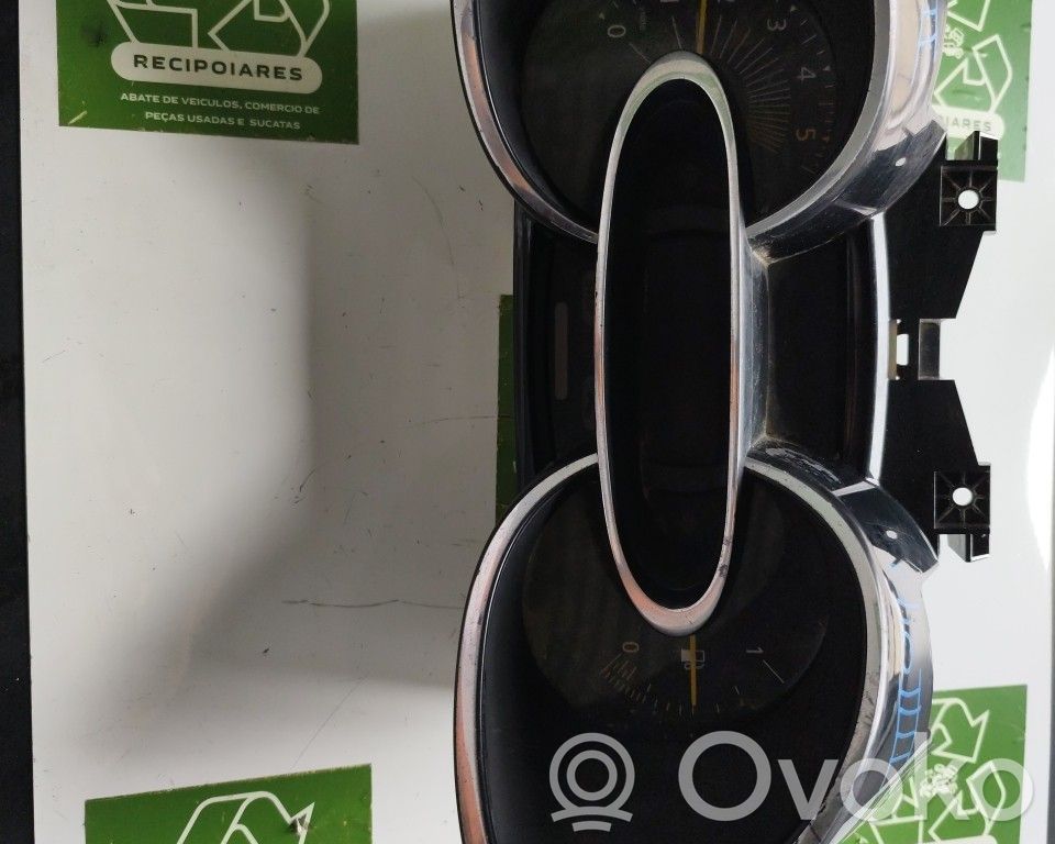 Renault Clio IV Speedometer (instrument cluster) 