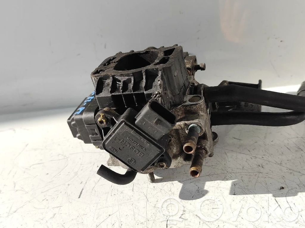 Opel Corsa B Carburador/distribuidor de combustible 