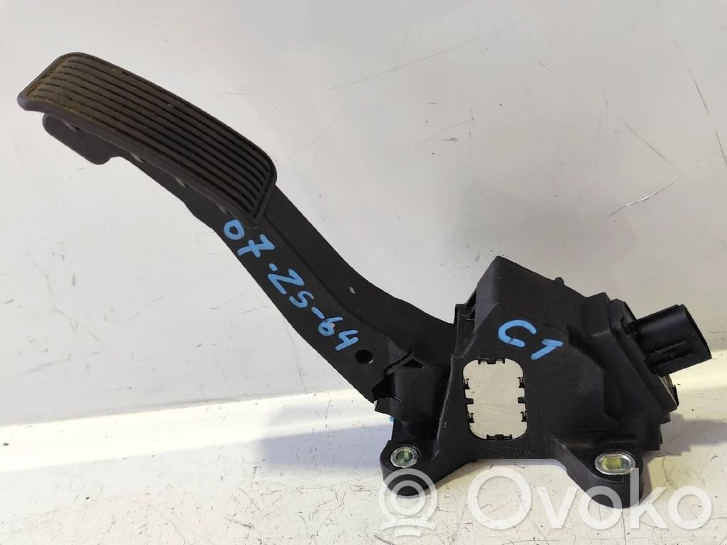 Accelerator throttle pedal   781100H031