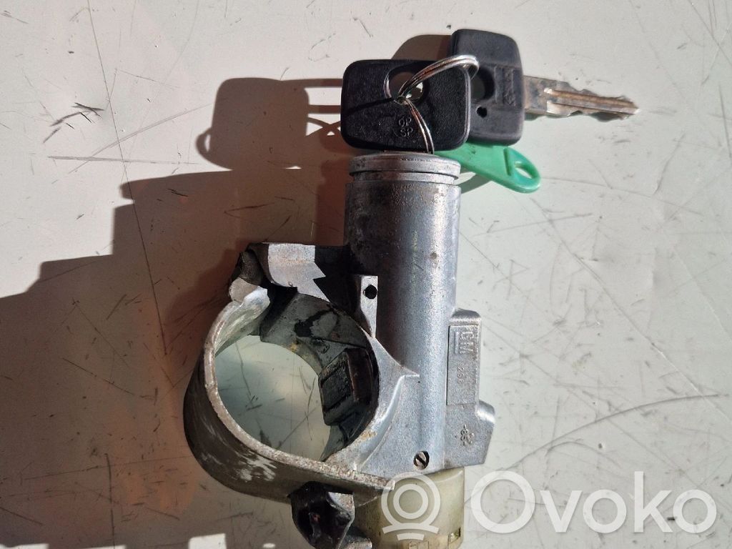 Opel Kadett E Aizdedzes atslēga 