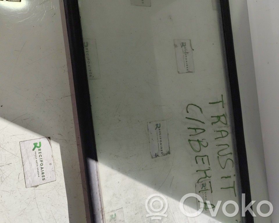Rear windscreen/windshield window   CAIXA,ABERTA