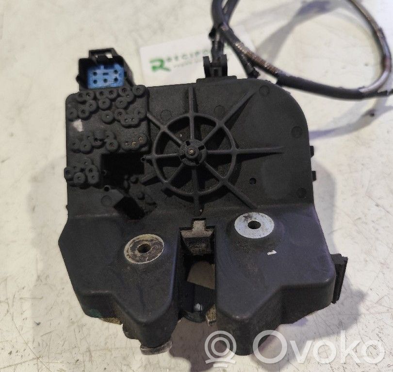 Ford Focus Spynelė galinio dangčio (išorėje) 
