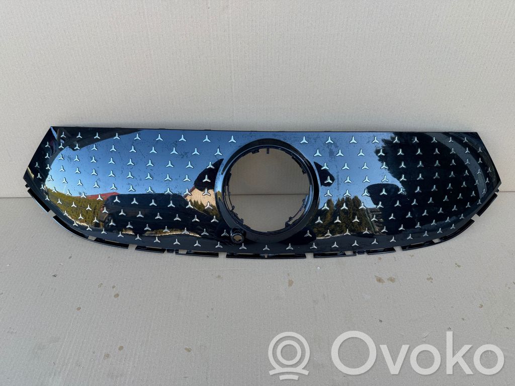 Mercedes-Benz EQA Etusäleikkö 