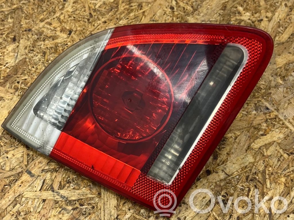 BMW 5 E60 E61 Aizmugurējais lukturis pārsegā 