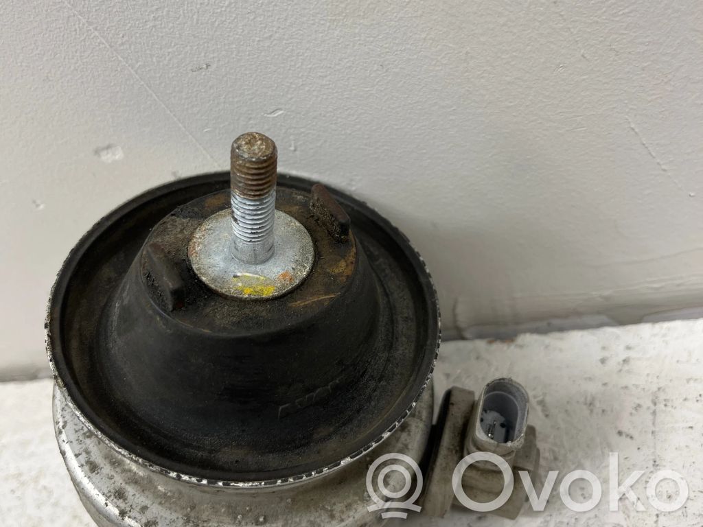 Audi A6 S6 C6 4F Engine mount bracket 