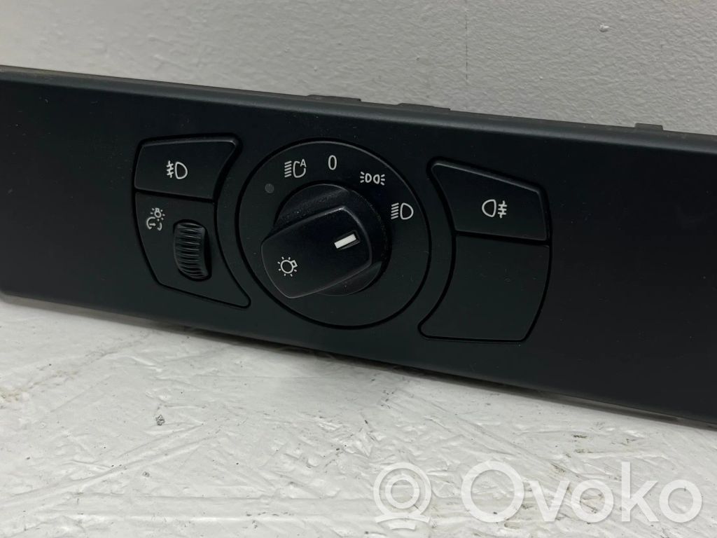 Light switch   6925287,33290401,692525202