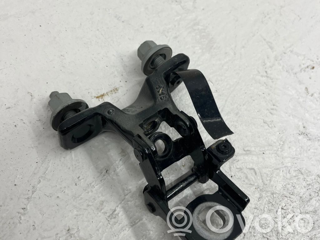 BMW 2 F46 Tailgate/trunk/boot hinge 