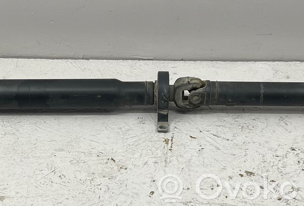 BMW 5 E60 E61 Kardanas komplekte 