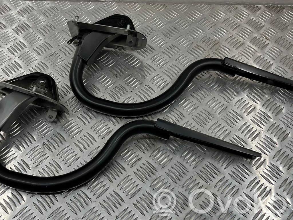 Tailgate/trunk/boot hinge   7034245,2609