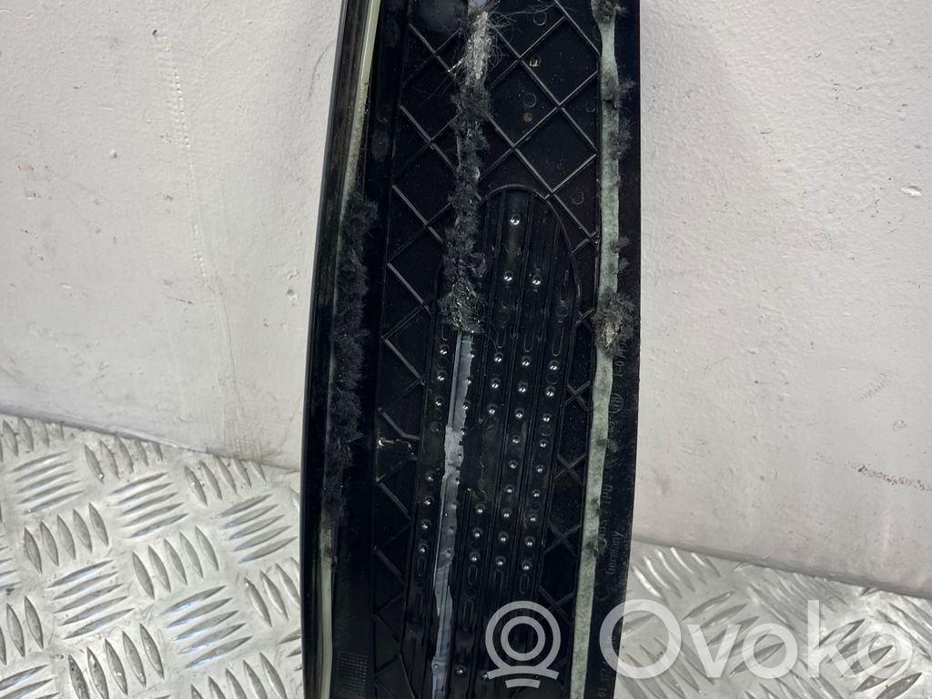 BMW 5 E60 E61 Pēdu balsts 