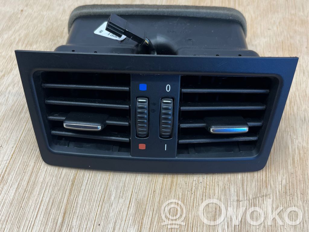 Rejilla de ventilación trasera   7129556
