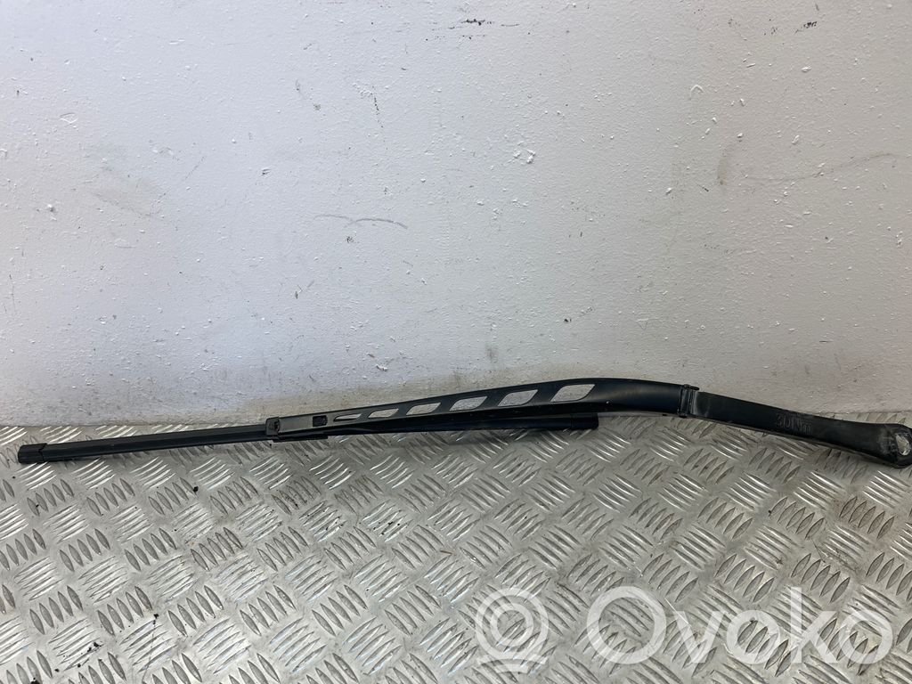 BMW 5 E60 E61 Front wiper blade arm 