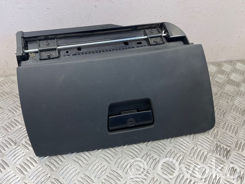 BMW 3 E90 E91 Glove box 
