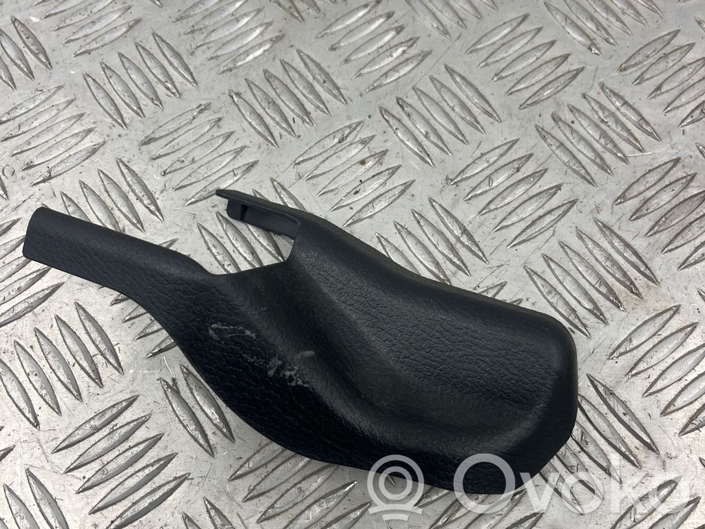 Mazda 6 Moldura de la guía del asiento delantero del pasajero 