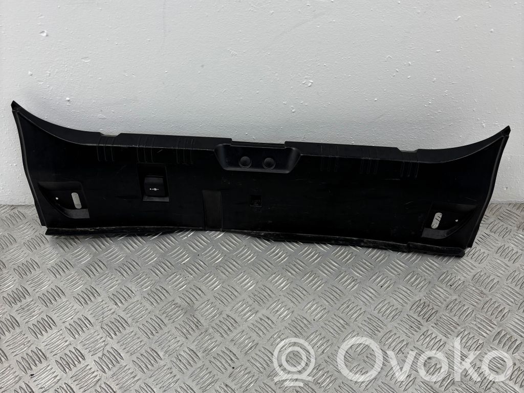 BMW 5 E60 E61 Bagažinės slenksčio apdaila 