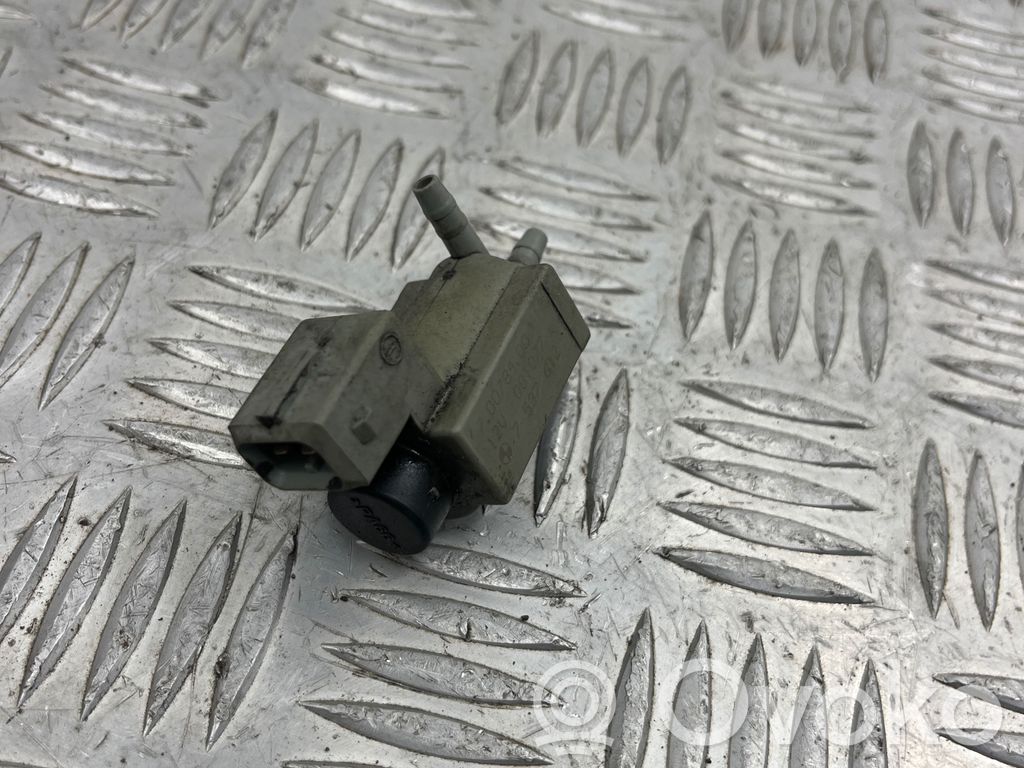 BMW 5 E60 E61 Solenoidinis vožtuvas 