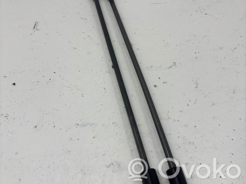 BMW 7 E65 E66 Siłownik maski przedniej 