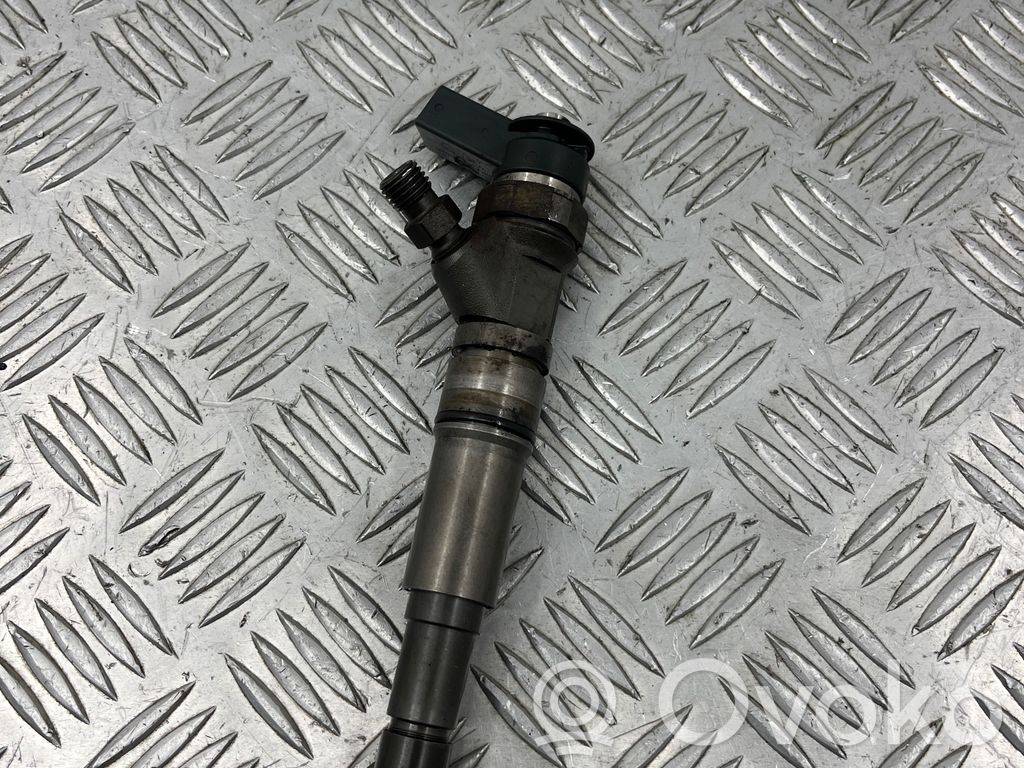 Fuel injector   7788812