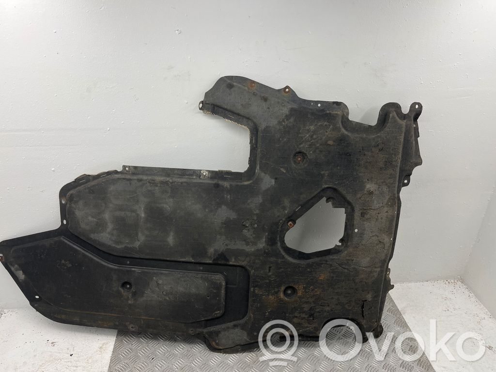 BMW 5 E60 E61 Variklio dugno apsauga 