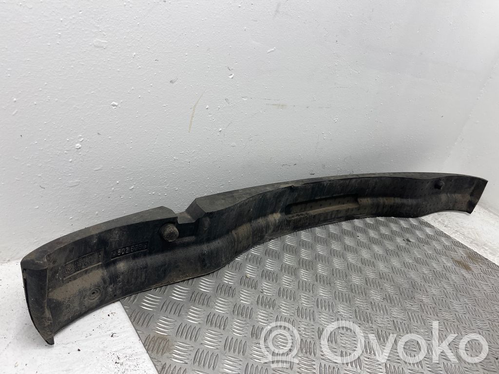 BMW 7 E65 E66 Bampera putuplasta daļa 