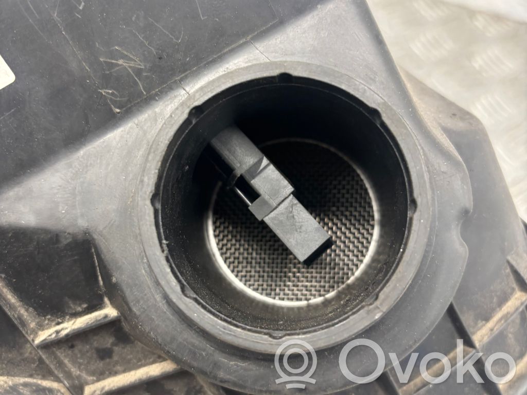 BMW 1 E81 E87 Air filter box 