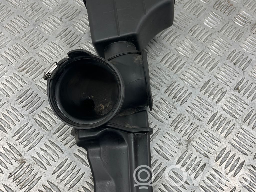 BMW 5 E60 E61 Air intake duct part 